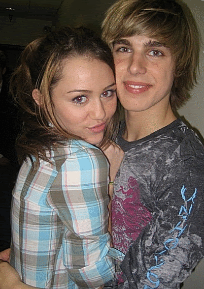 l_7ad5862ef9cff88af1c5417a4ffe13-1.gif Miley Cyrus &amp; Cody Linley picture by StarRider13