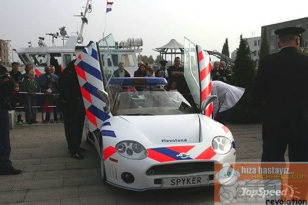 HollandSpykerC8Spyder02.jpg