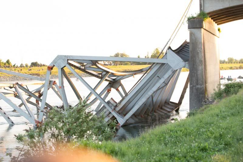 IMAGE: http://i203.photobucket.com/albums/aa179/SilverShark03/Potn-3_zpsec9ba463.jpg