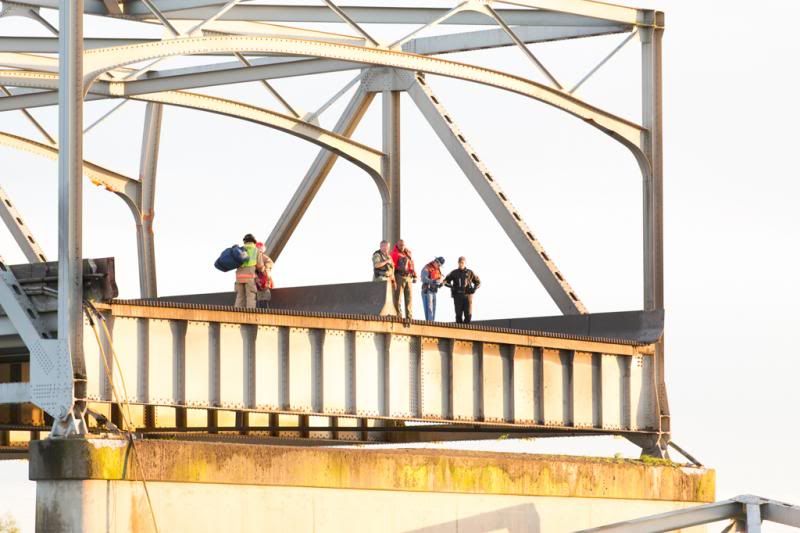 IMAGE: http://i203.photobucket.com/albums/aa179/SilverShark03/Potn-4_zpsb222408c.jpg