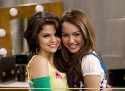 http://i203.photobucket.com/albums/aa21/manuelanorga/selena-miley-encuesta-manuelanorga.jpg?t=1237634729 http://i203.photobucket.com/albums/aa21/manuelanorga/selena-miley-encuesta-manuelanorga.jpg?t=1237634729