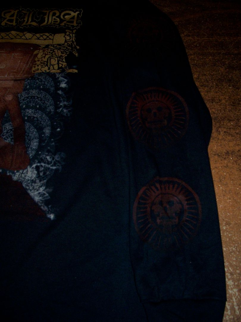 sleeve detail