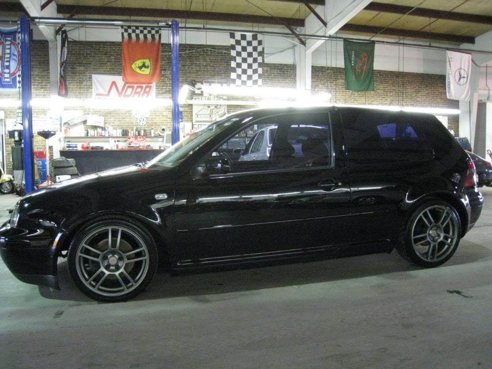 imageautodetailblackvwgtilouisvi-21.jpg