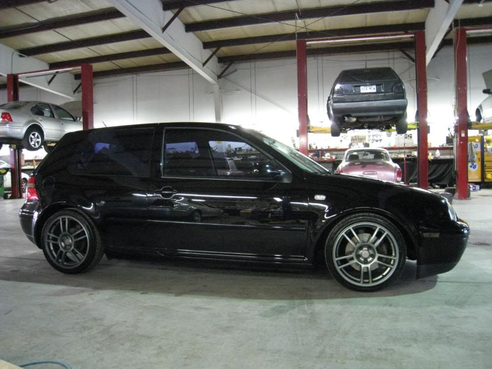 imageautodetailblackvwgtilouisvi-31.jpg