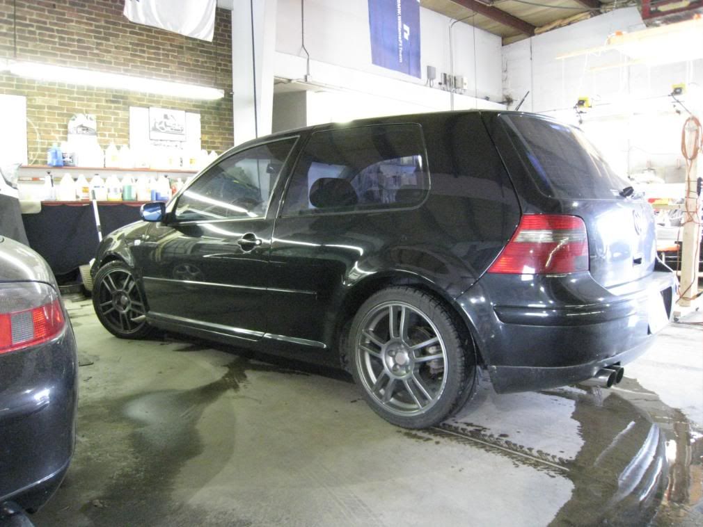 imageautodetailblackvwgtilouisvi-40.jpg