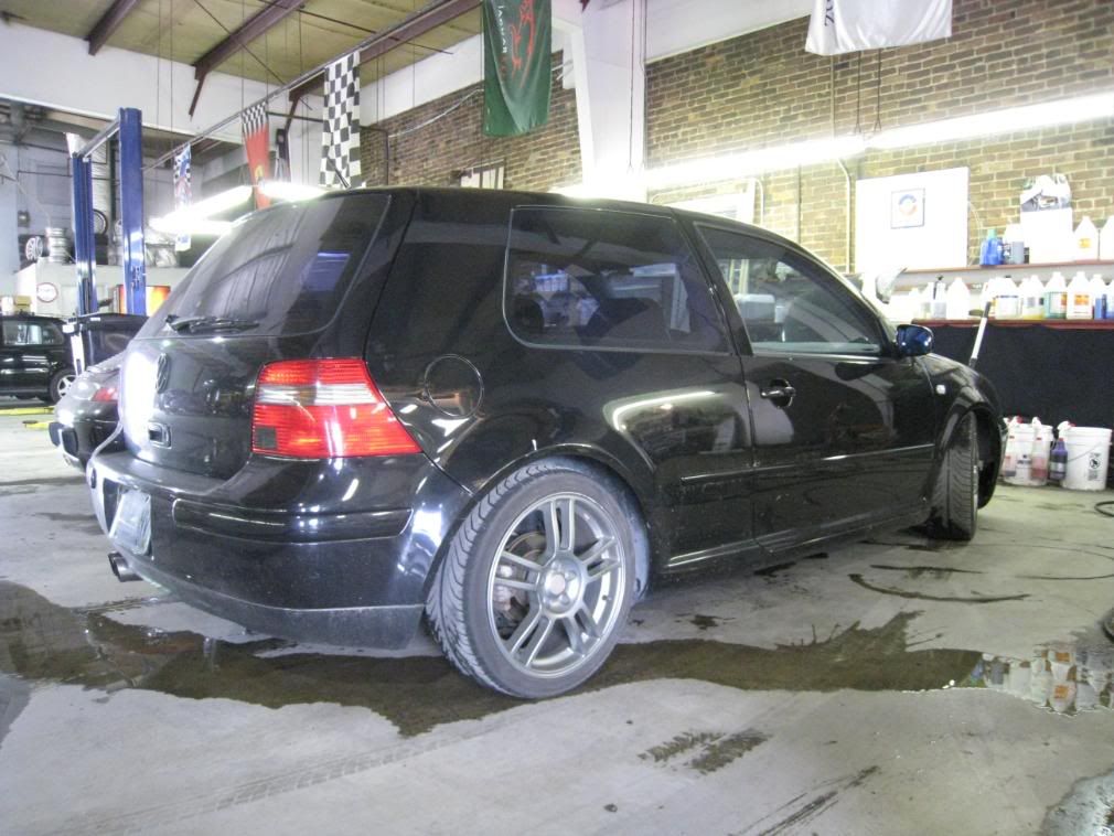 imageautodetailblackvwgtilouisvi-51.jpg