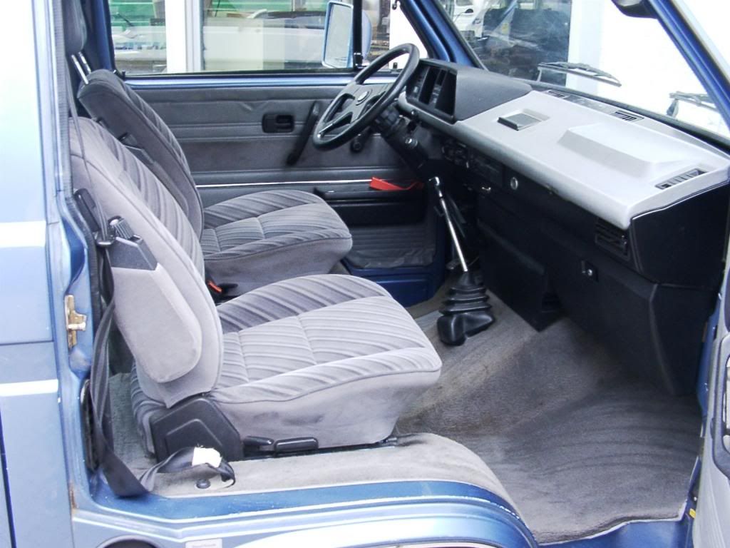 http://i203.photobucket.com/albums/aa241/frett_photo/Vw%20T25/Min%20gamla%20Bluestar/fram_inne_zps3091e5ce.jpg