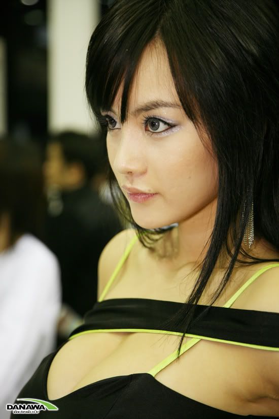 Hot Asian WOMEN Pictures