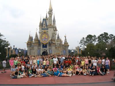 disneybandgroupcastle.jpg