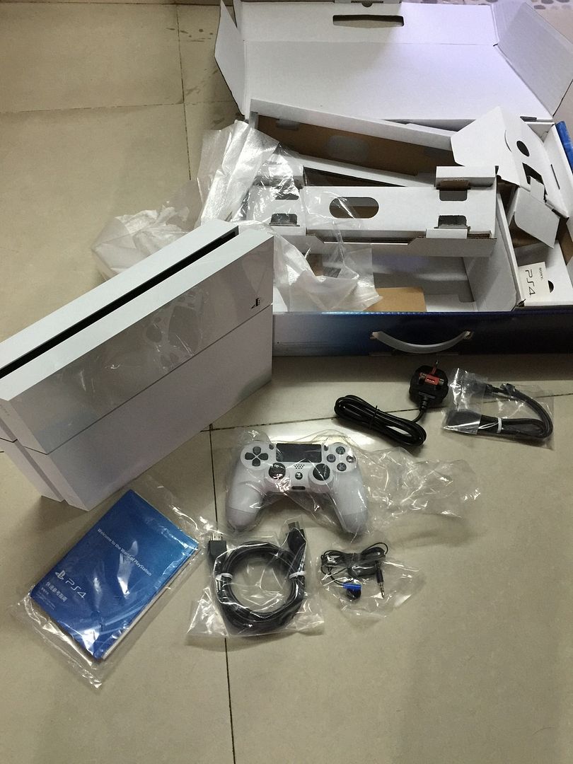 PS4 brandnew fullbox màu trắng 500GB, phụ kiện thêm: 1 tay cầm không dây và đế sạc - 2