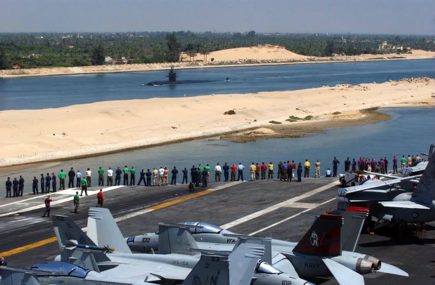 USS_Philadelphia_SSN-690_suez_canal